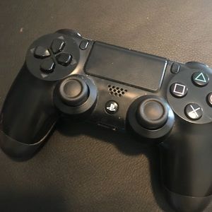 PlayStation 4 controller